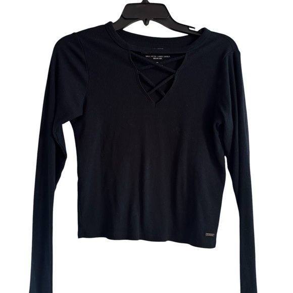 Black Crisscross Neck Top - Picture 3 of 4